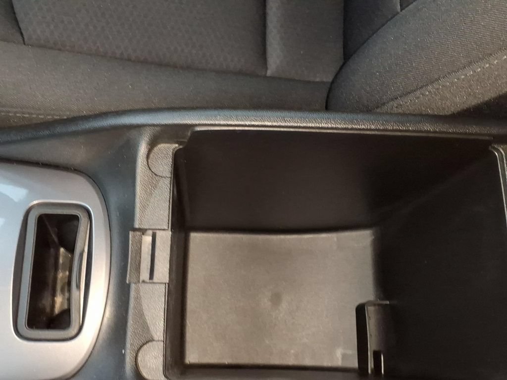 Used 2018 Chevrolet Malibu LT FWD image 26