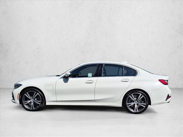 Used 2021 BMW 330e w/ Premium Package RWD image 9