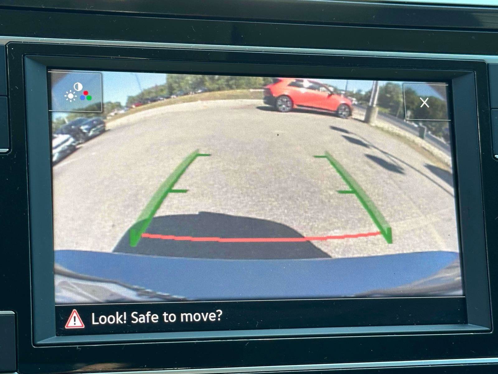 Used 2024 Volkswagen Tiguan S image 25