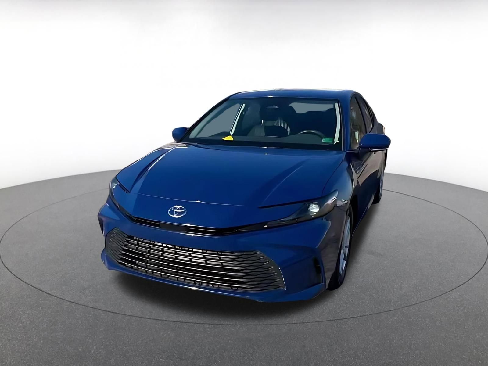 Used 2025 Toyota Camry LE image 7