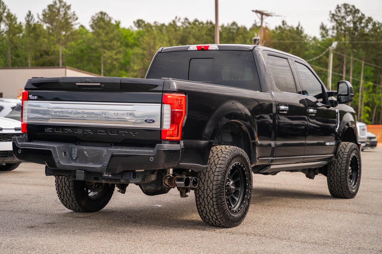 Certified 2019 Ford F250 Platinum w/ Platinum Ultimate Package AWD/4WD image 8