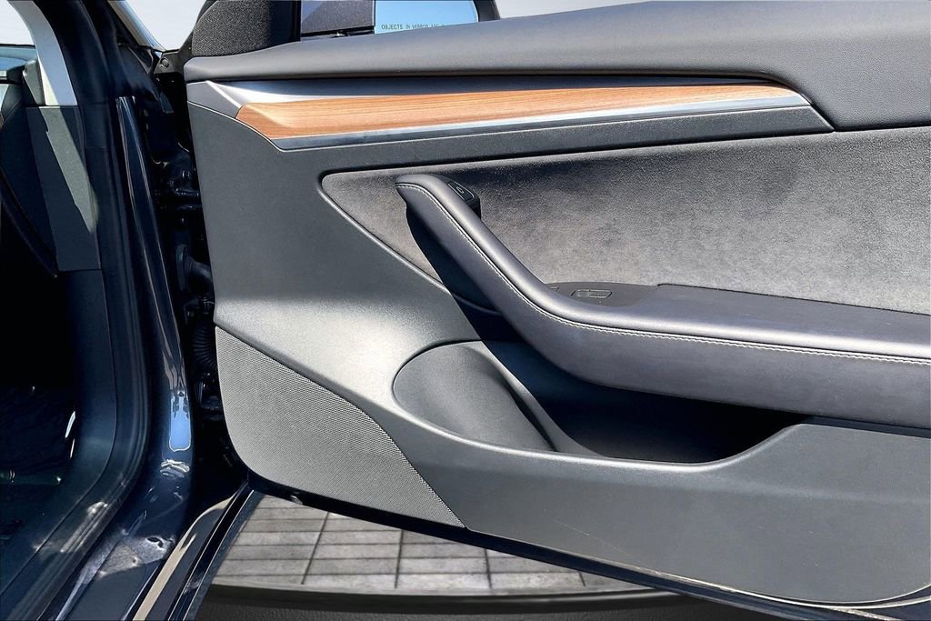 Used 2023 Tesla Model 3 Standard Range image 21