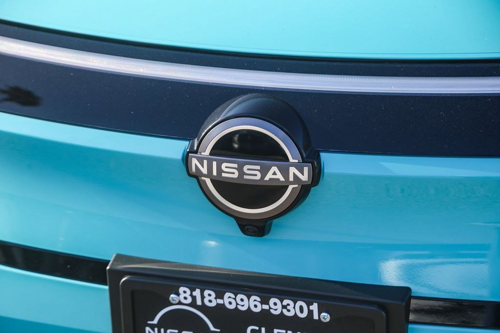 New 2026 Nissan Leaf Platinum+ w/ Illuminated Package FWD image 5