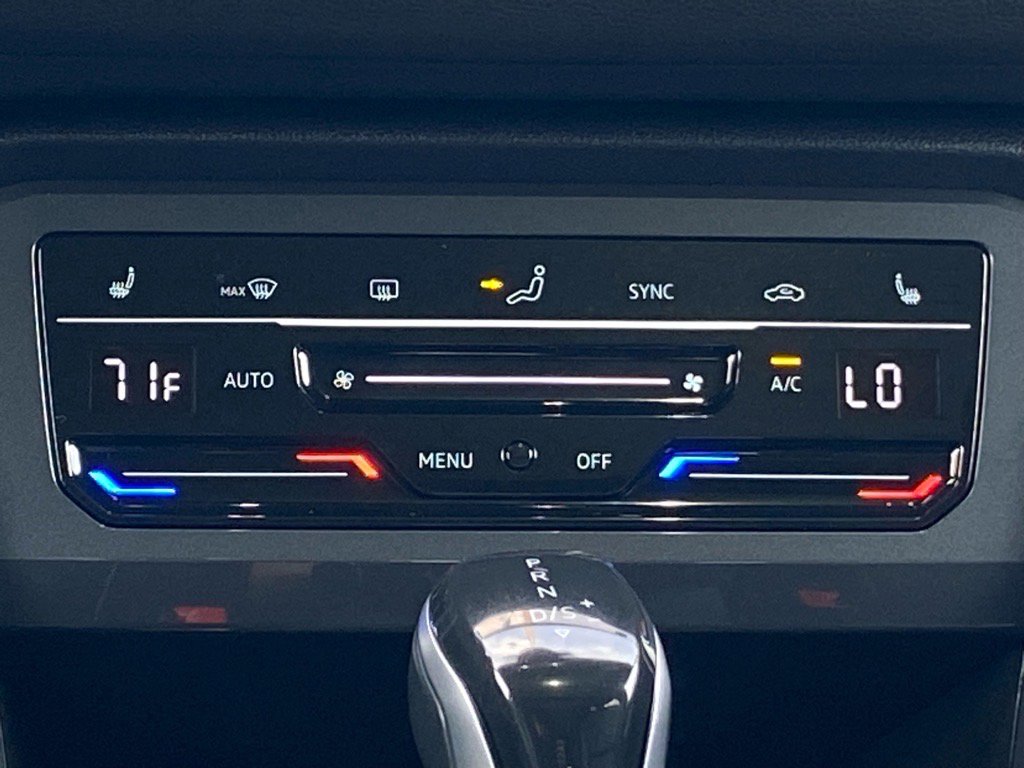 Used 2022 Volkswagen Tiguan SE R-Line image 10