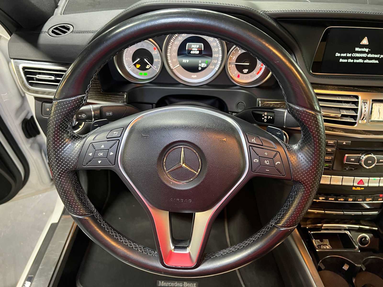 Used 2015 Mercedes-Benz E 400 4MATIC Sedan image 29