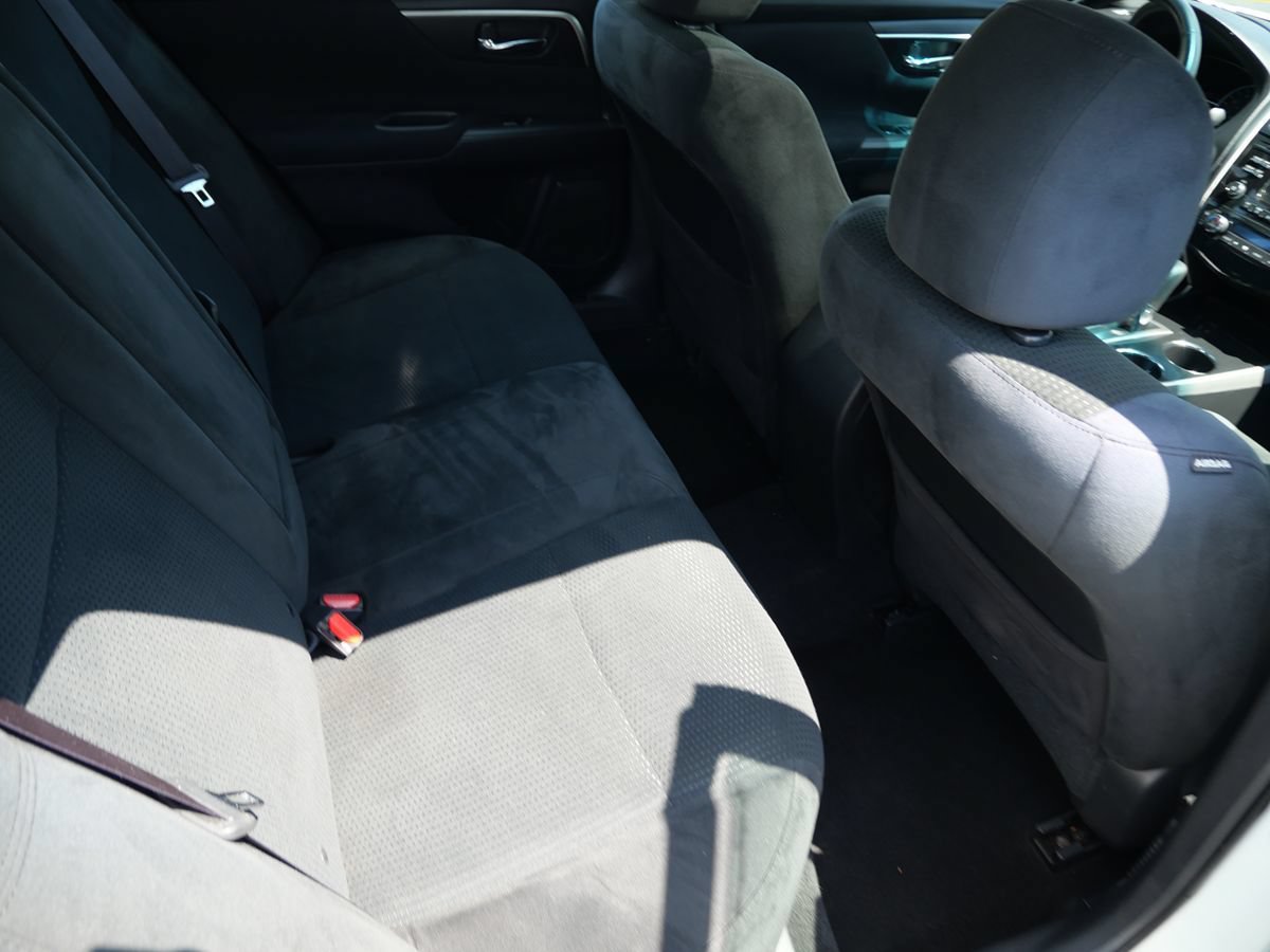 Used 2015 Nissan Altima 2.5 SV FWD image 23