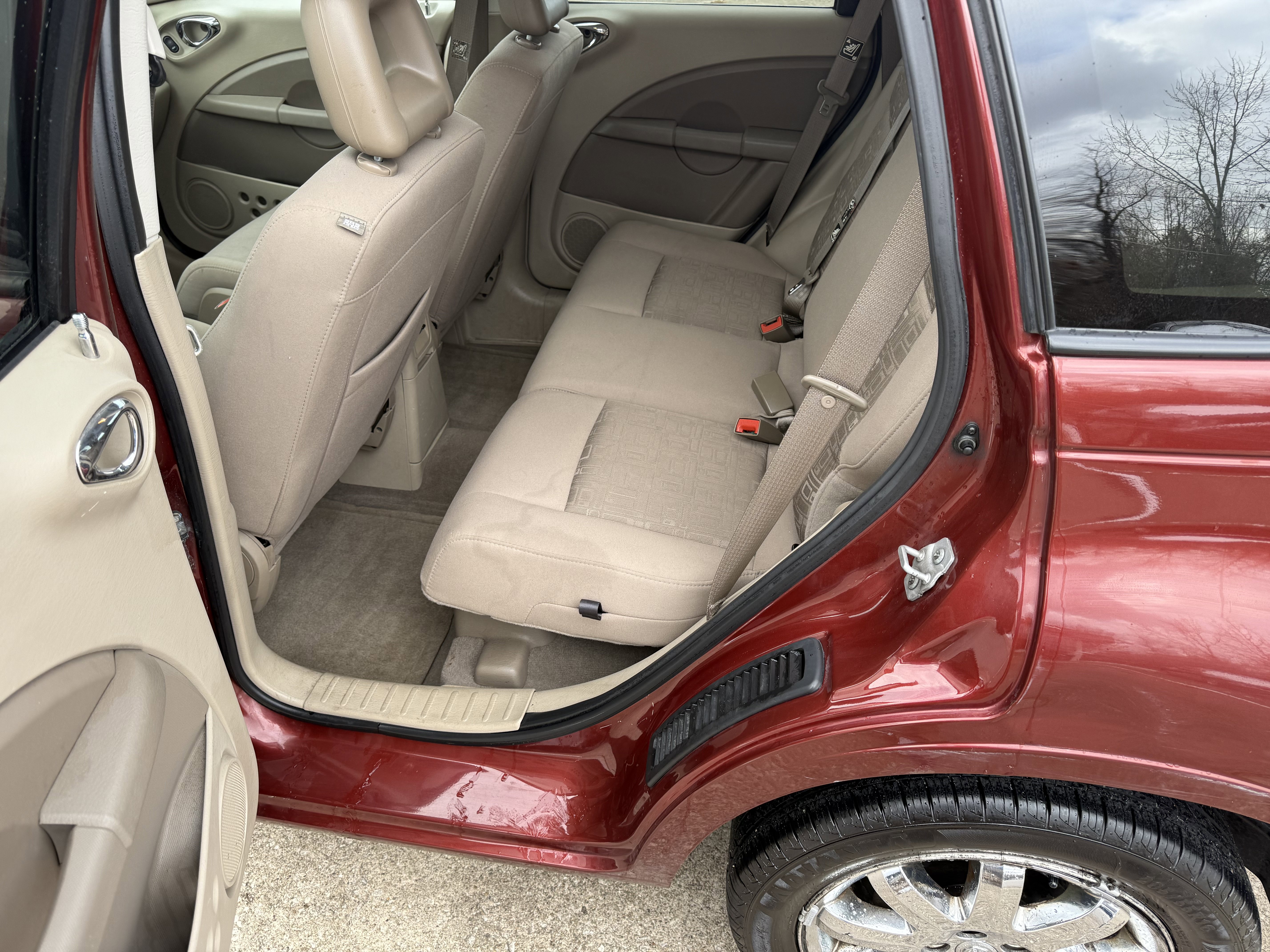 Used 2008 Chrysler PT Cruiser FWD image 13