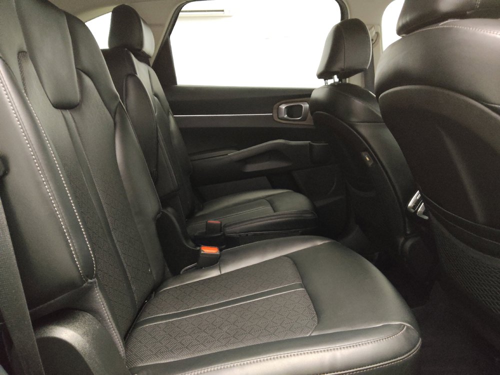 Used 2021 Kia Sorento EX w/ Panoramic Sunroof Package FWD image 19
