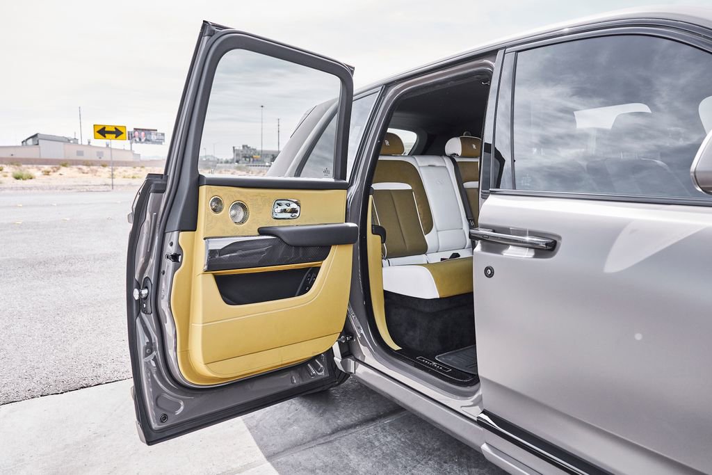 Used 2026 Rolls-Royce Cullinan Black Badge AWD/4WD image 27