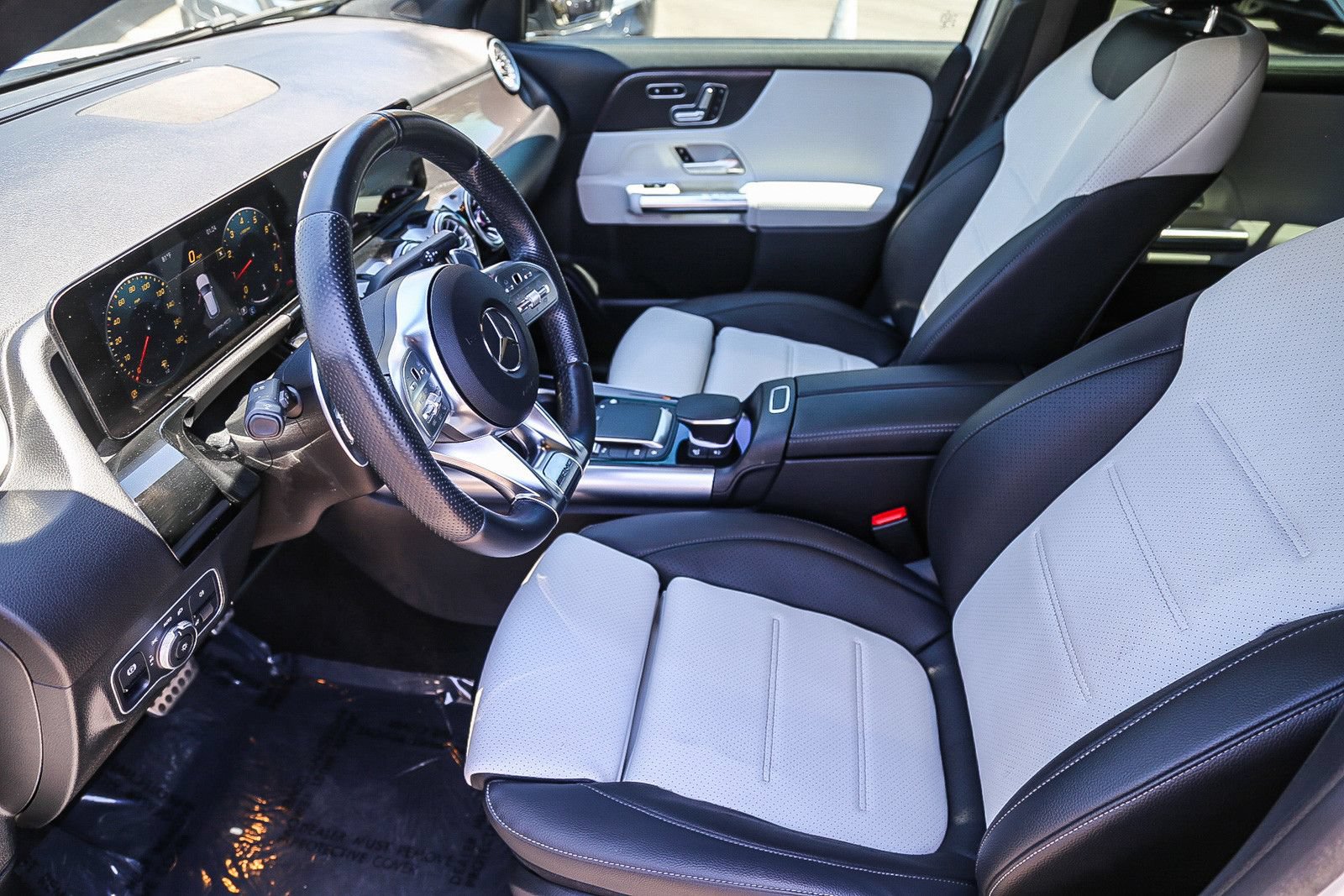 Certified 2022 Mercedes-Benz GLA 35 AMG 4MATIC image 17