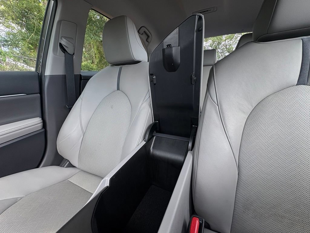 Used 2021 Toyota Camry XLE FWD image 13