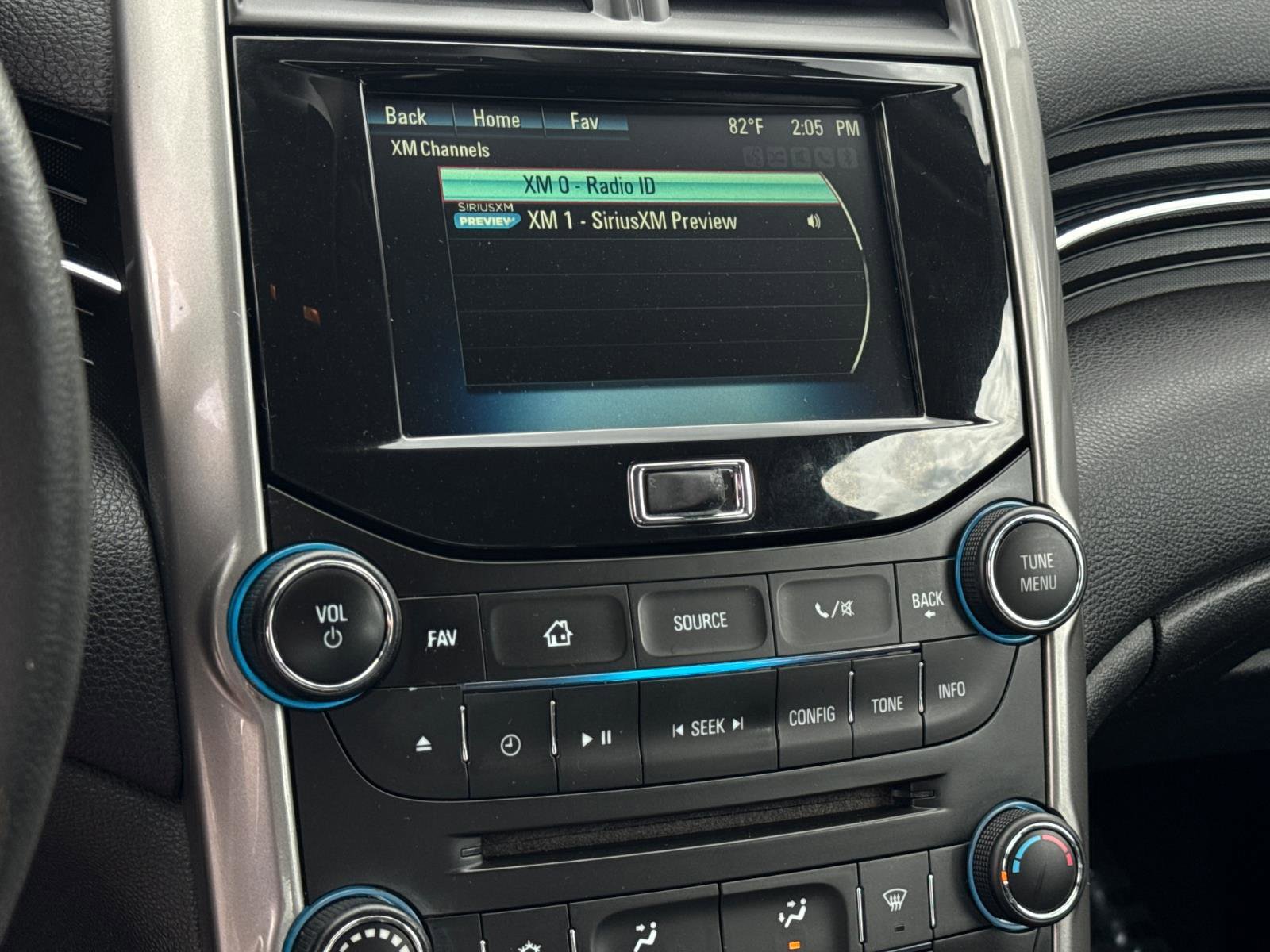 Used 2015 Chevrolet Malibu LT w/ Power Convenience Package image 15