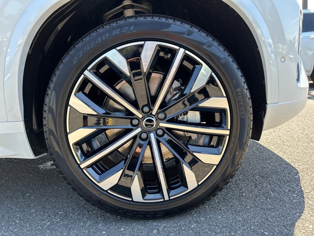 New 2026 Volvo XC90 B6 Plus w/ Protection Package Premier image 10