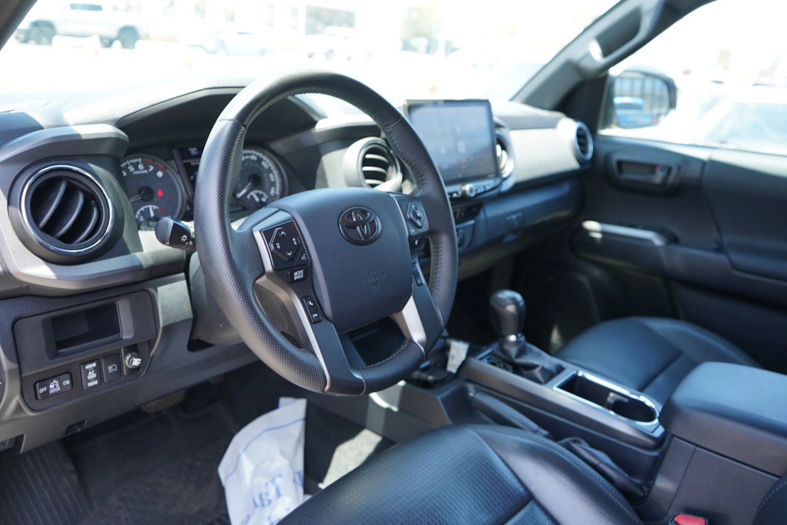 Used 2019 Toyota Tacoma TRD Off-Road AWD/4WD image 8