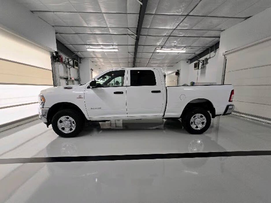 Used 2022 RAM 2500 Tradesman w/ Chrome Appearance Group AWD/4WD image 6