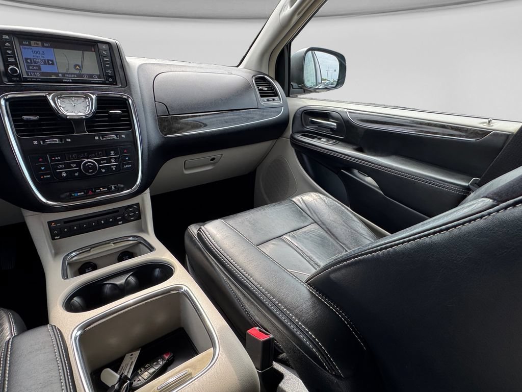 Used 2012 Chrysler Town & Country Limited FWD image 25