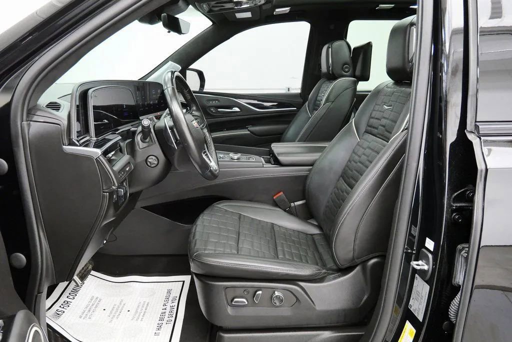 Used 2023 Cadillac Escalade V image 11