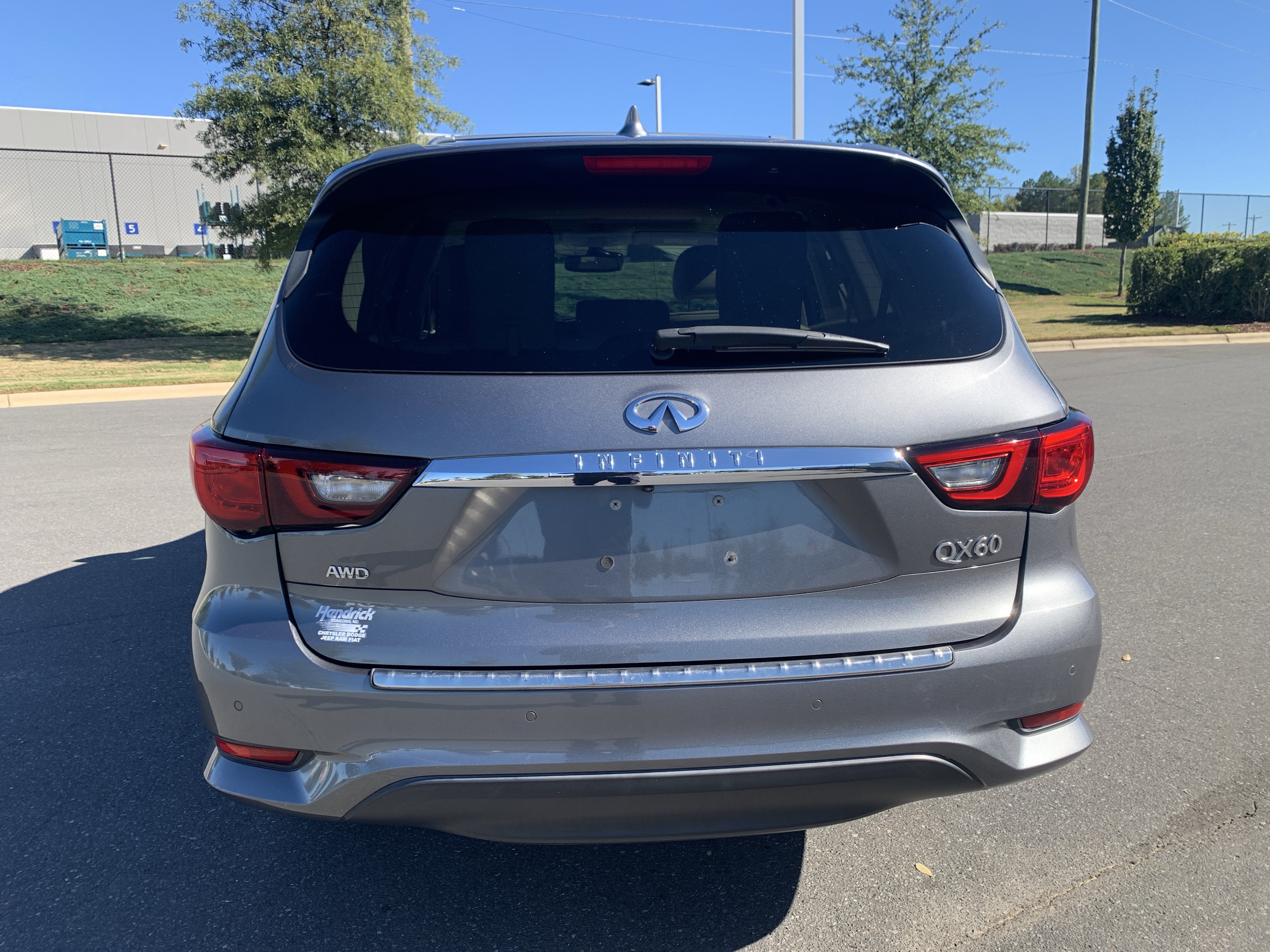 Used 2020 INFINITI QX60 Luxe w/ Sensory Package AWD/4WD image 9