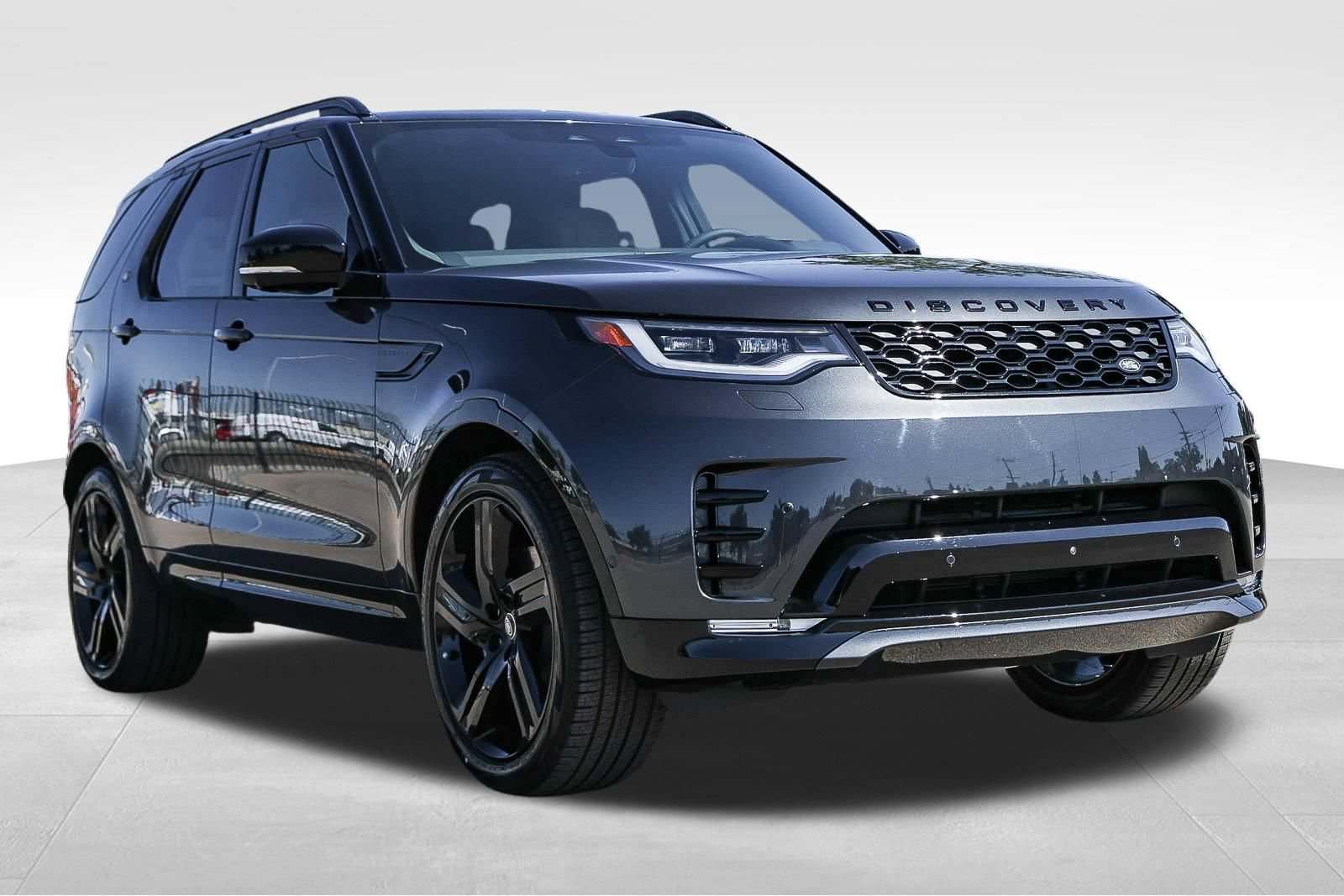 New 2026 Land Rover Discovery Dynamic SE AWD/4WD image 3
