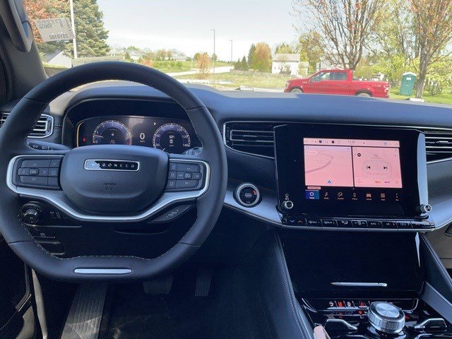 New 2025 Jeep Wagoneer Series III w/ Premium Group I image 15