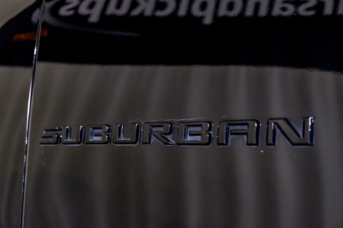 Used 2021 Chevrolet Suburban Z71 w/ Z71 Off-Road Package AWD/4WD image 45