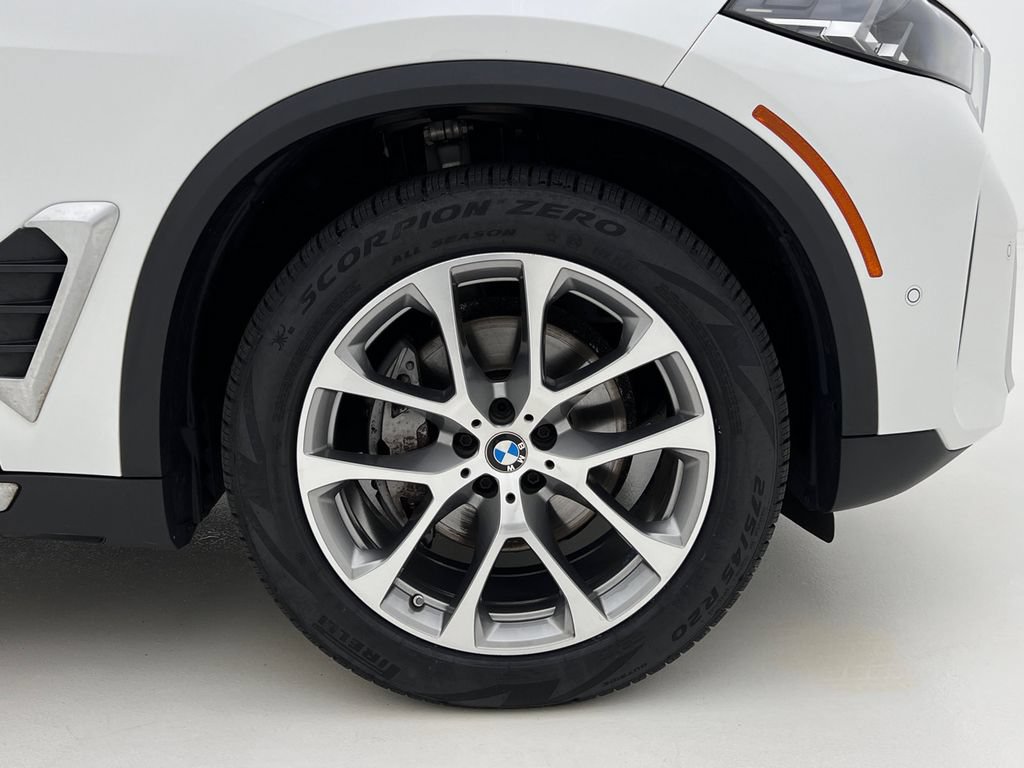 Certified 2024 BMW X5 xDrive40i w/ Parking Assistance Package AWD/4WD image 30
