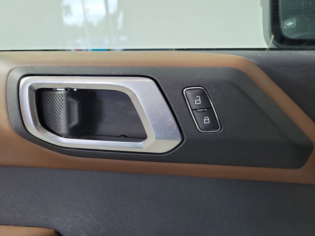 Used 2023 Ford Bronco Outer Banks AWD/4WD image 16