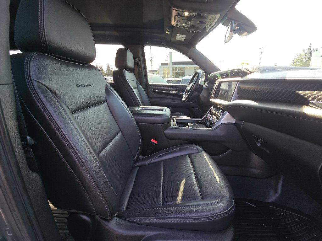 Used 2021 GMC Yukon XL Denali AWD/4WD image 11