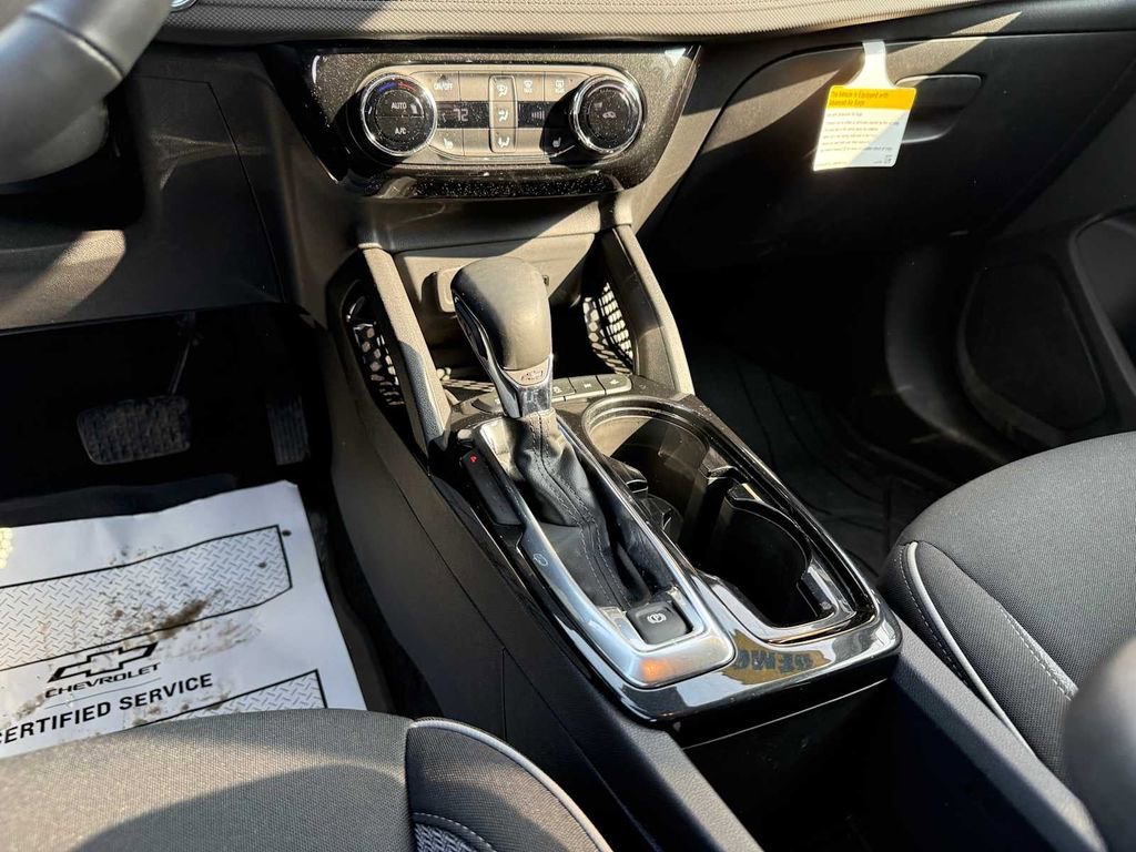 Used 2026 Chevrolet TrailBlazer LT w/ Convenience Package image 11