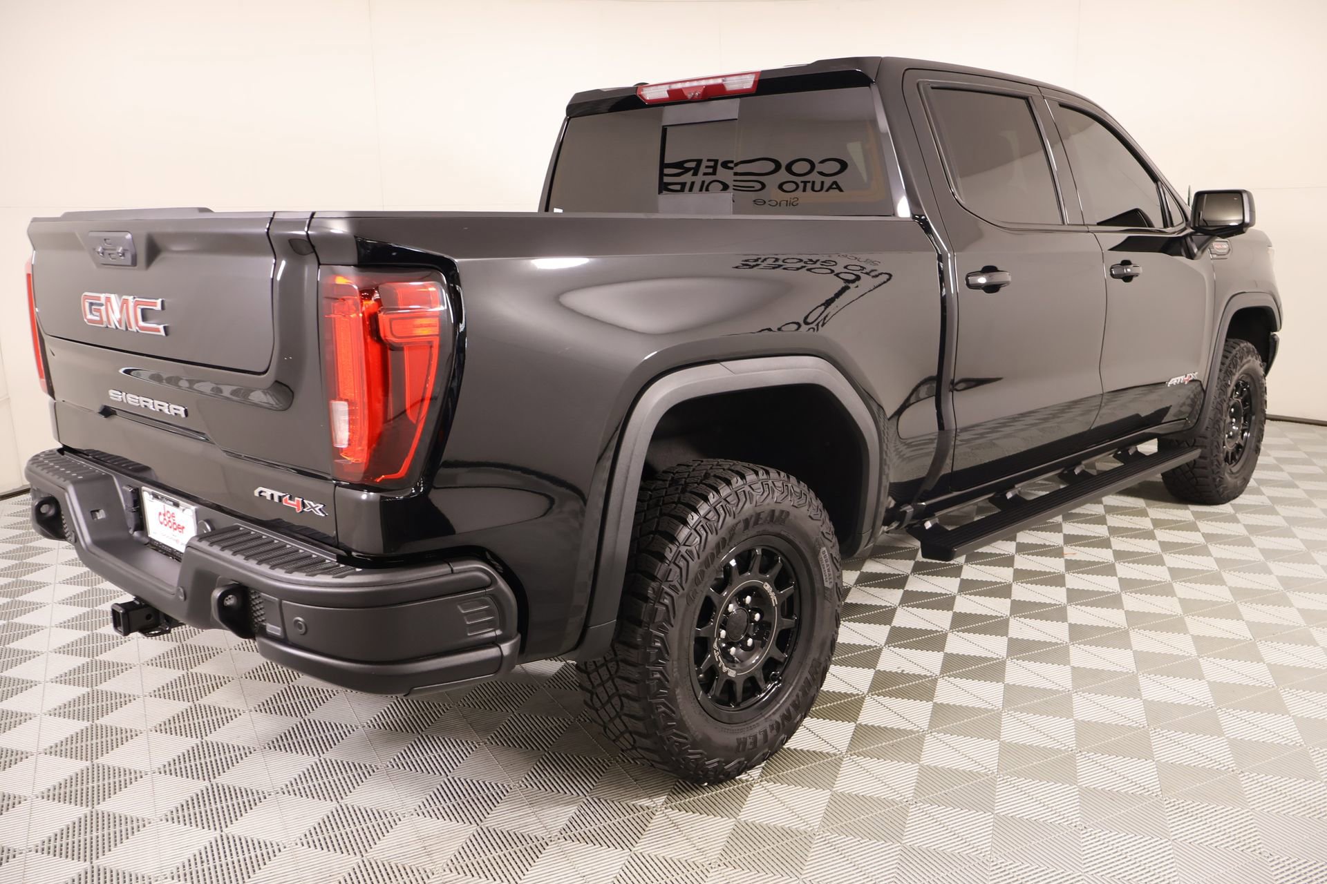 Used 2024 GMC Sierra 1500 AT4X w/ AT4X AEV Edition image 22