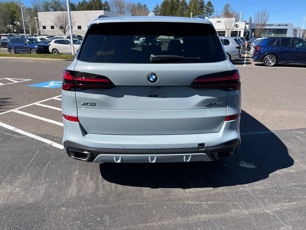 New 2026 BMW X5 xDrive40i w/ M Sport Package AWD/4WD image 8
