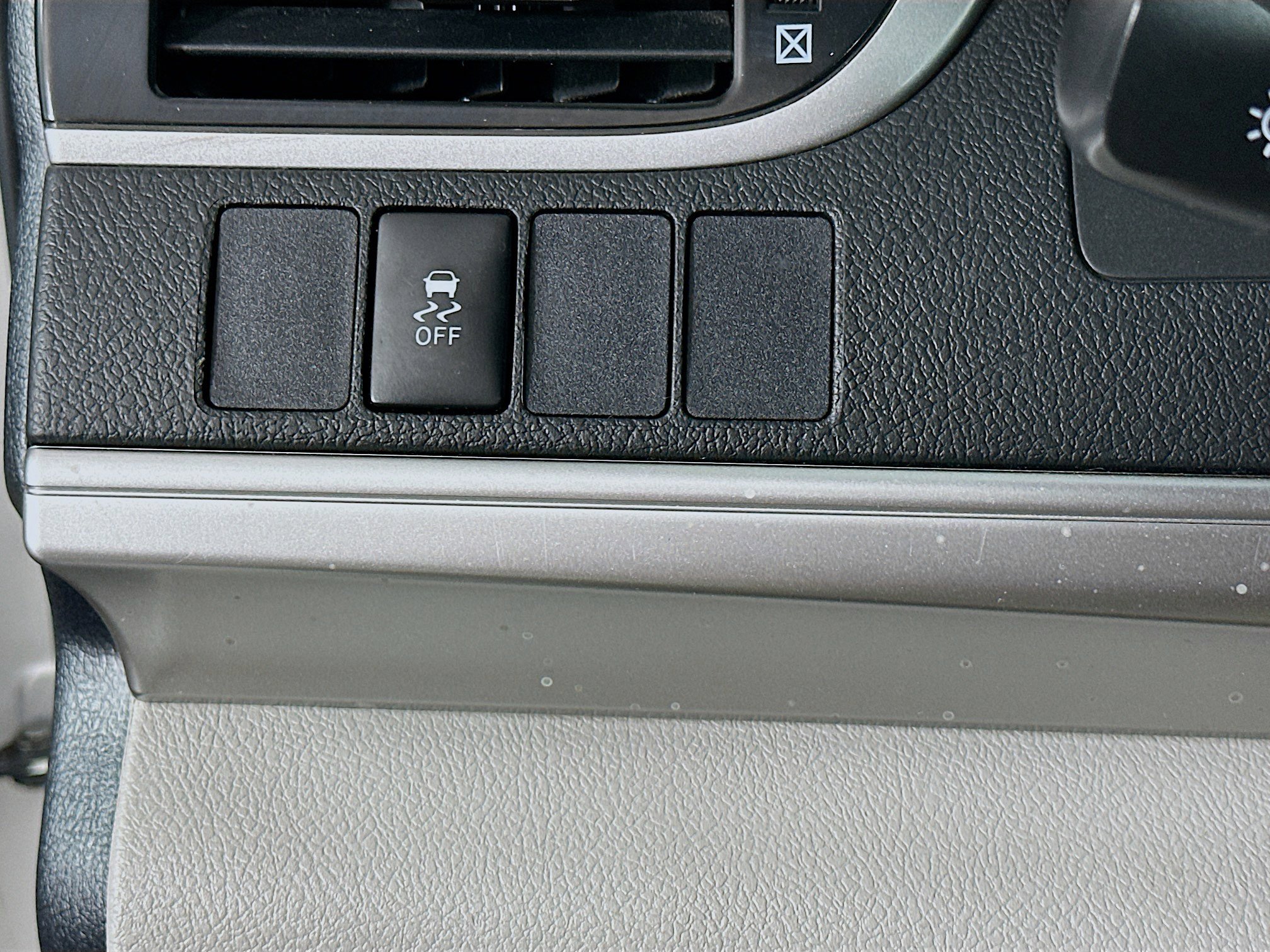 Used 2012 Toyota Camry LE image 16