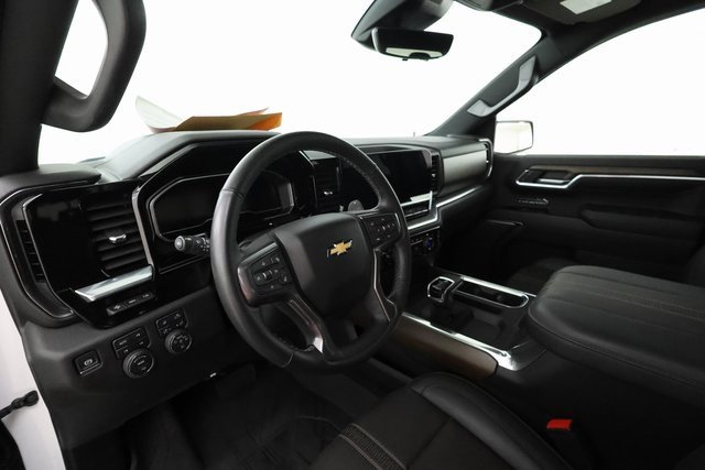 Used 2024 Chevrolet Silverado 1500 High Country w/ High Country Premium Package image 10