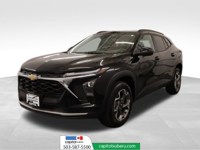 Used 2025 Chevrolet Trax LT FWD image 6