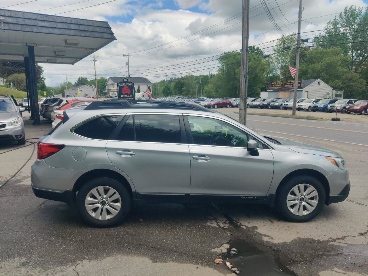 Used 2017 Subaru Outback 2.5i Premium AWD/4WD image 7