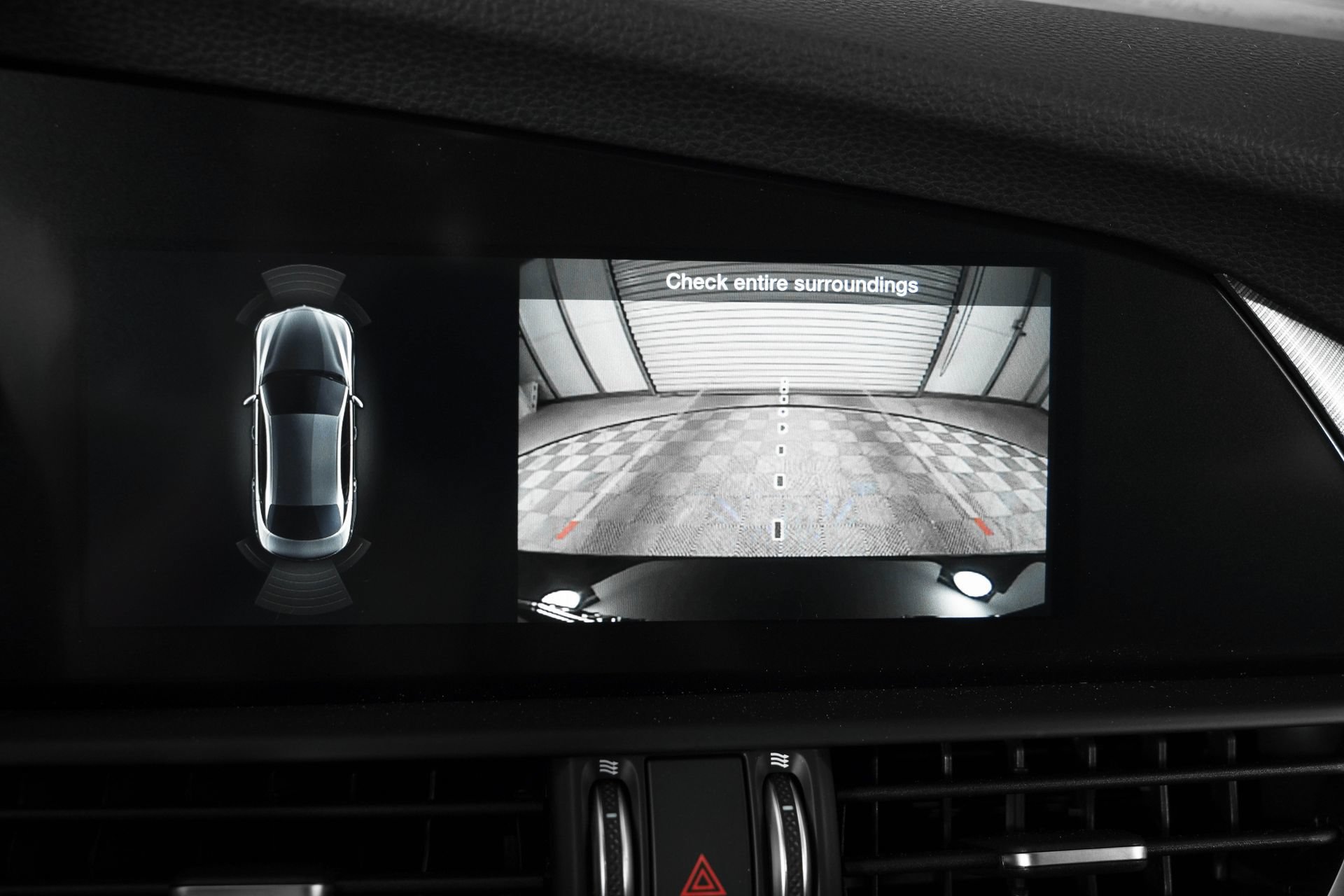 Used 2025 Alfa Romeo Giulia w/ Driving Assist Package RWD image 25