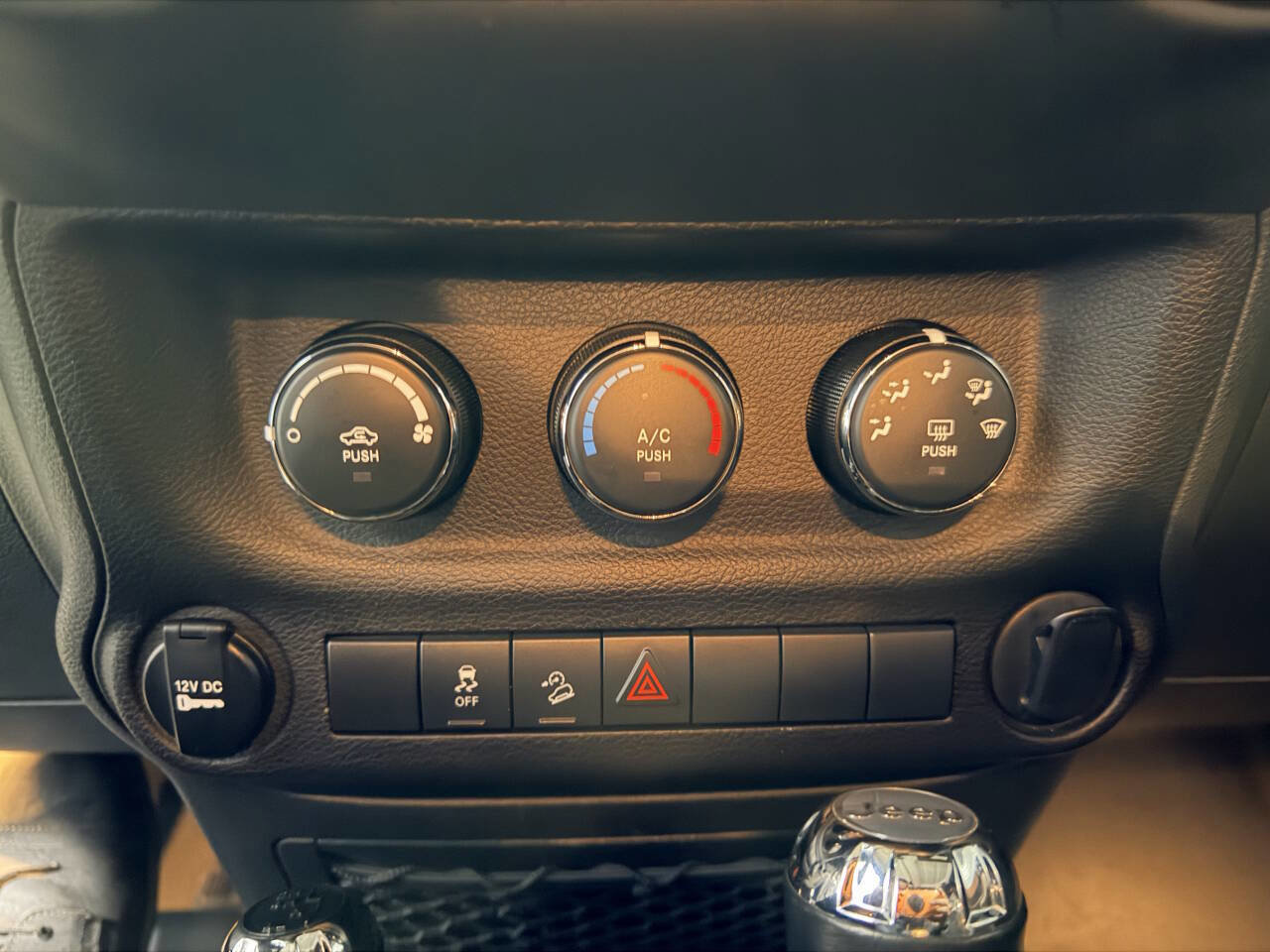 Used 2018 Jeep Wrangler Unlimited Sport w/ Connectivity Group image 18