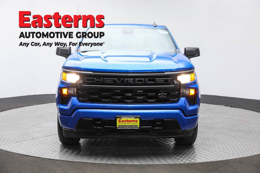 Used 2022 Chevrolet Silverado 1500 Custom image 2
