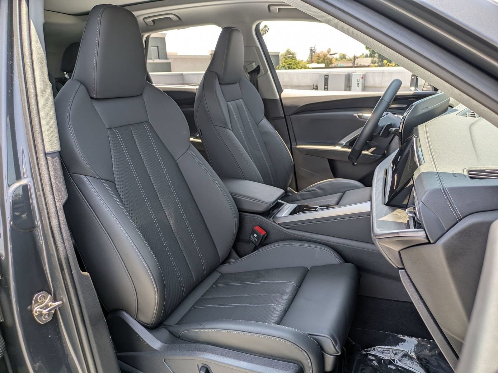 Used 2025 Audi Q5 Premium Plus w/ Premium Plus AWD/4WD image 28