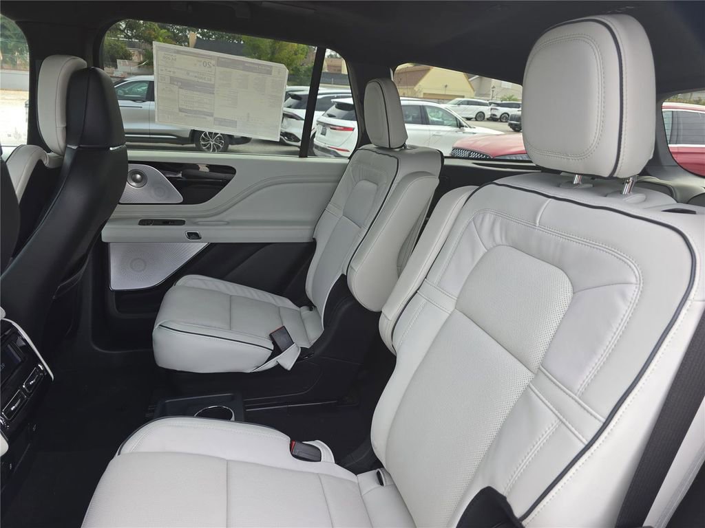 New 2026 Lincoln Aviator Black Label image 11