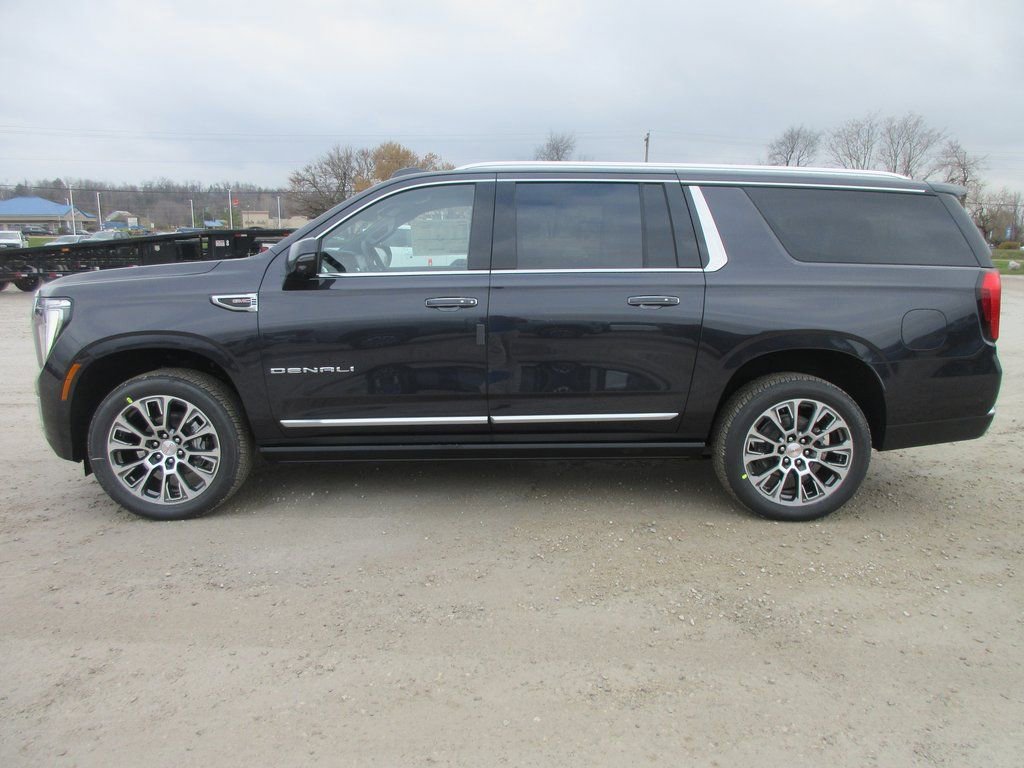 New 2026 GMC Yukon XL Denali w/ Sun & Power Step Package AWD/4WD image 8