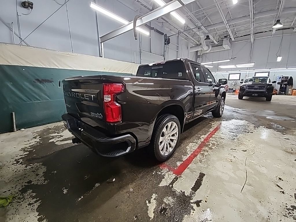 Used 2019 Chevrolet Silverado 1500 High Country w/ Technology Package image 8