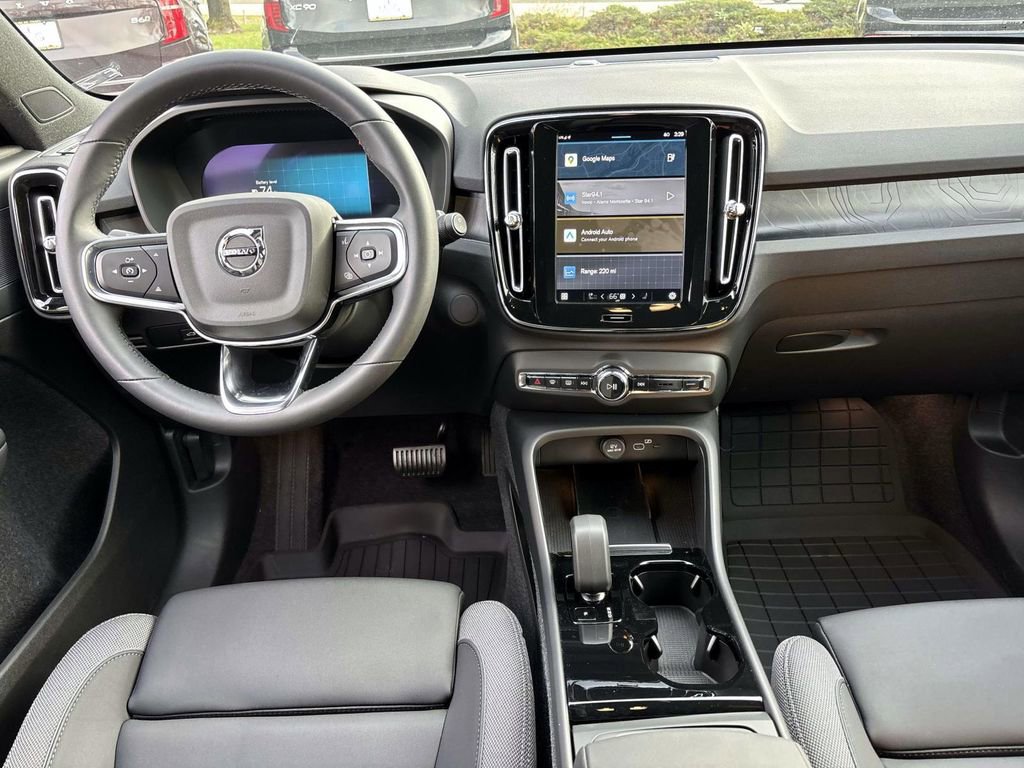Used 2024 Volvo XC40 Recharge Core w/ Protection Package Premier image 28
