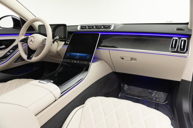 Used 2022 Mercedes-Benz S 580 4MATIC Sedan image 2