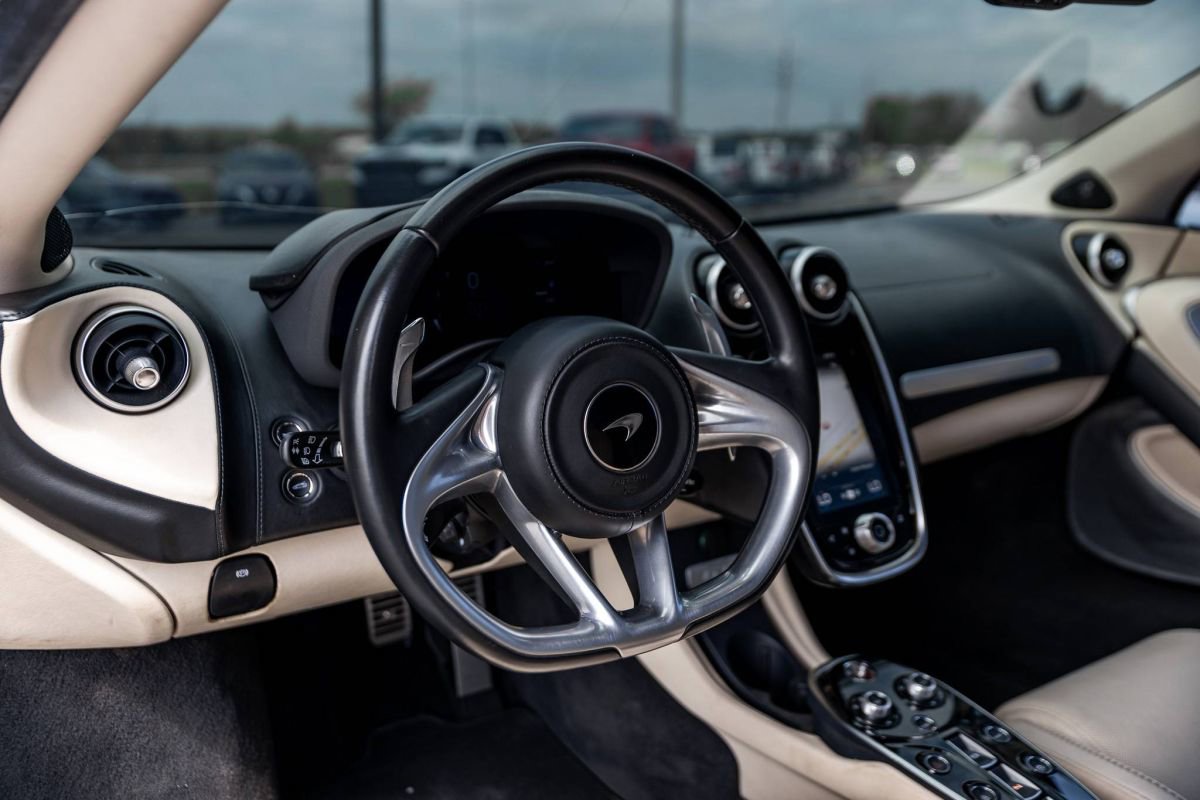 Used 2020 McLaren GT RWD image 10