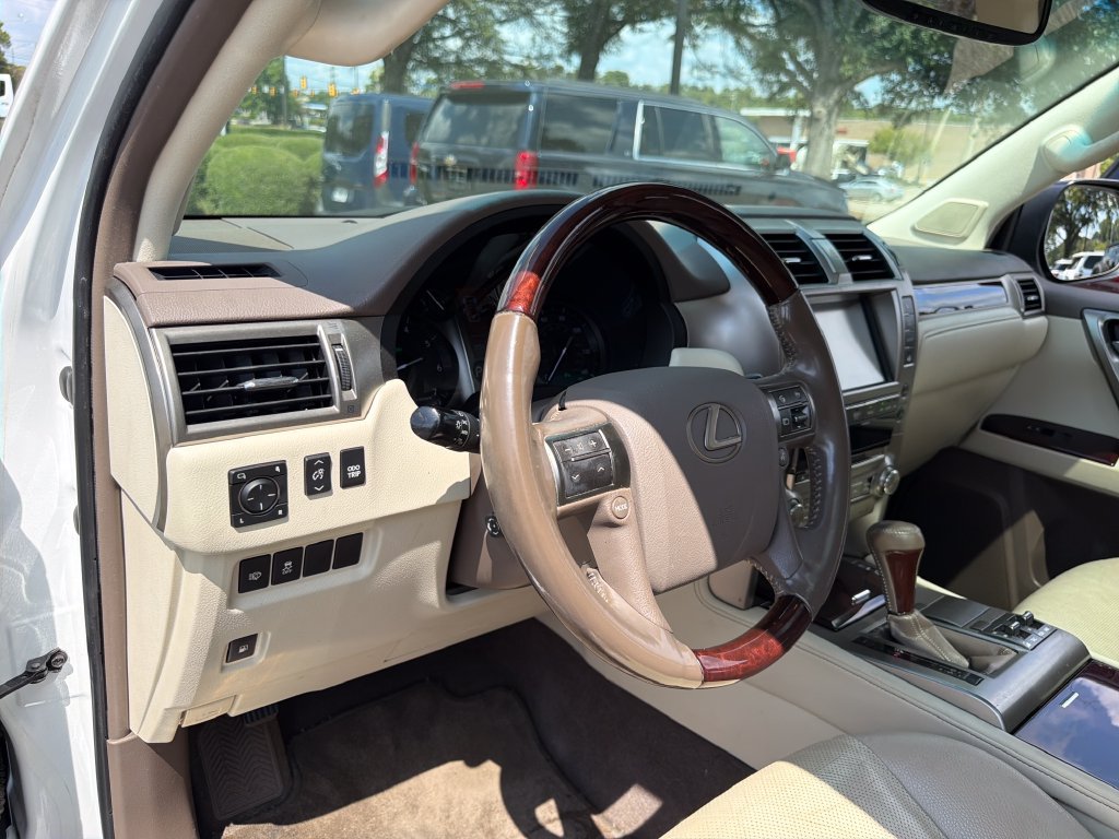 Used 2018 Lexus GX 460 Premium w/ Premium Package AWD/4WD image 21