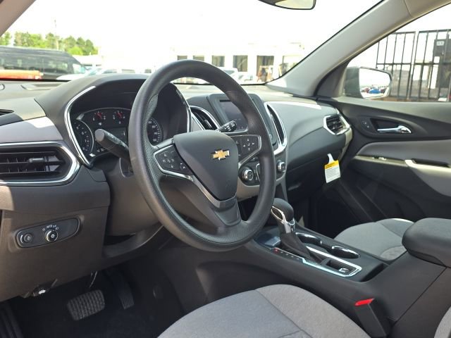 Used 2023 Chevrolet Equinox LS w/ LS Convenience Package FWD image 24