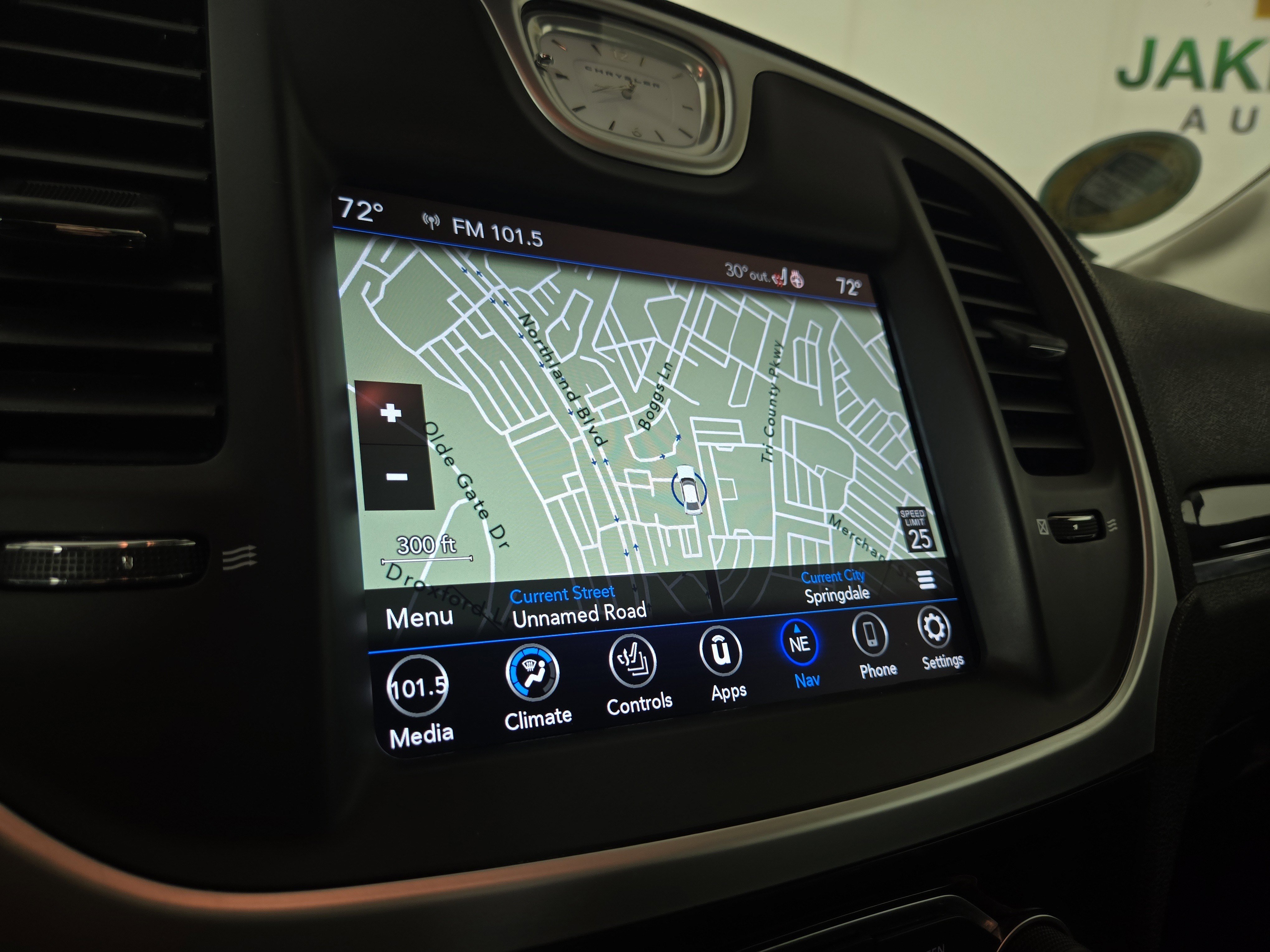 Used 2023 Chrysler 300 Touring L w/ Popular Equipment Group image 20