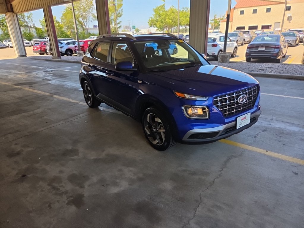 Used 2025 Hyundai Venue SEL FWD image 6