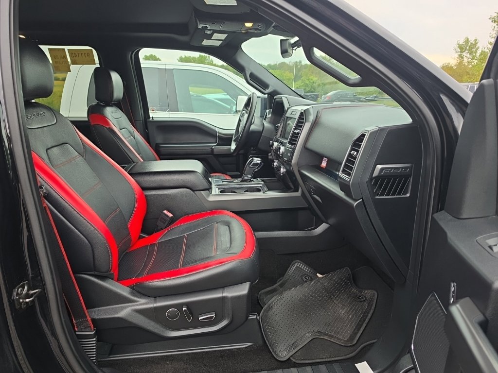 Used 2018 Ford F150 Lariat w/ Equipment Group 502A Luxury AWD/4WD image 4